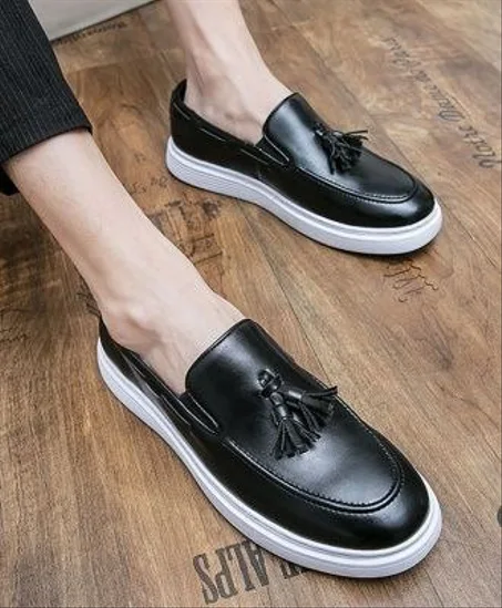 حداء أنيق   جودة عالية للرجال  أناقة في اللباس ألوان متناسقة ومريح.