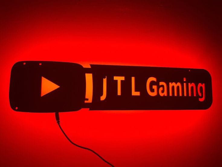 tableau youtube en bois mdf avec led RGB