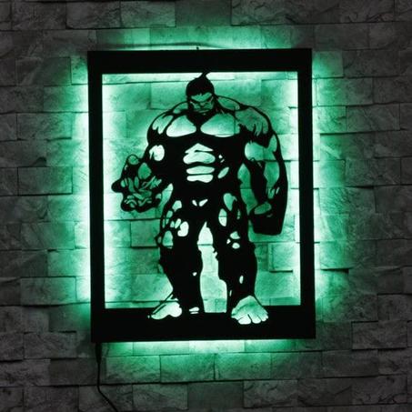 tableau HULK   en bois mdf avec led RGB