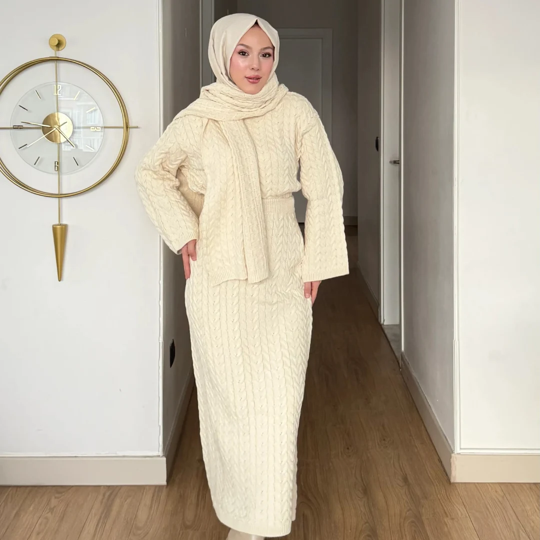 طقم تريكو أنيق بثلاث قطع