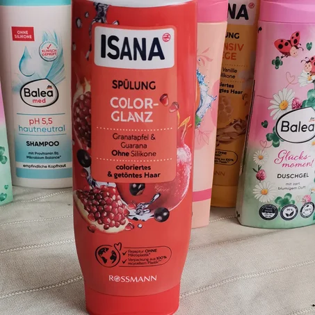 منعم الشعرISANA COLOR GLANZ – لمعان يدوم... ألوان تحيا من جديد!