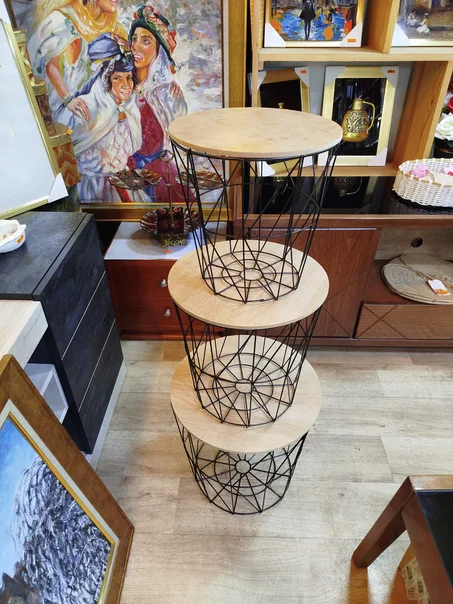 Série de 3 Tables basses en fer forgé et bois