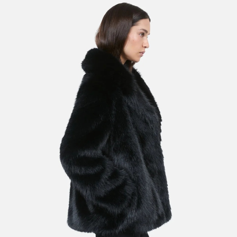 THE MOST STYLISH FUR JACKET IN BLACK MADE IN FRANCE  🇫🇷