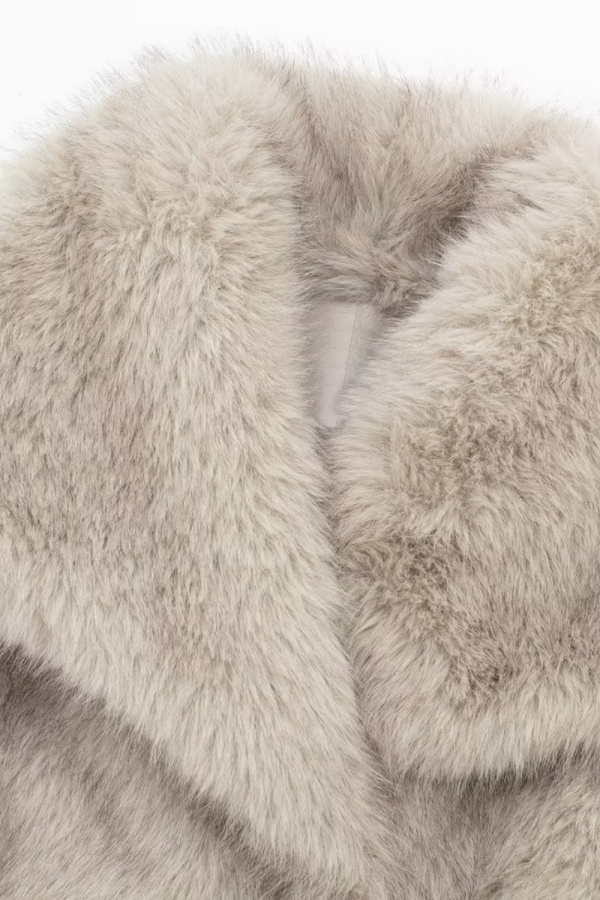 THE MOST ELEGANT FUR JACKET IN BEIGE MADE IN ITALIE 🇮🇹