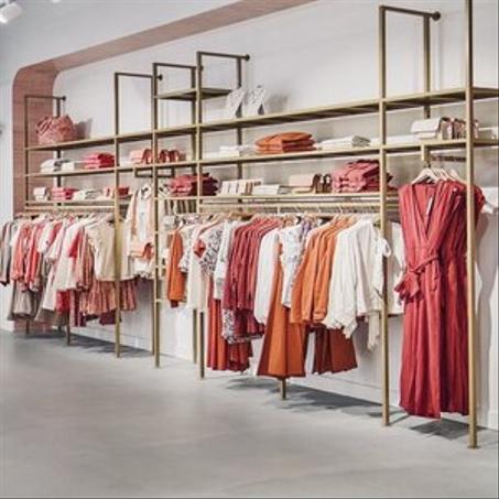 ملابس نسائية