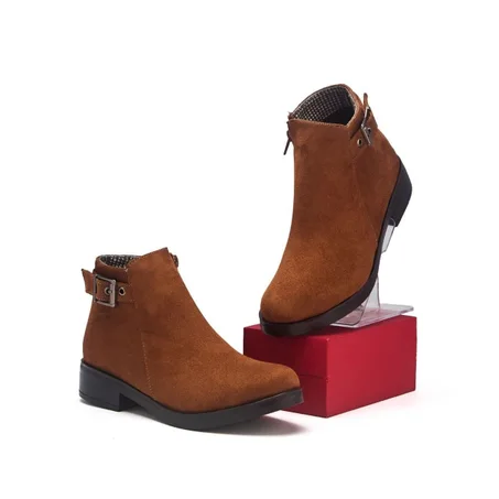 بوت من الدان الجيد  أنيق ومريح… خلي خطواتك دافئة وبستايل راقي! 👢