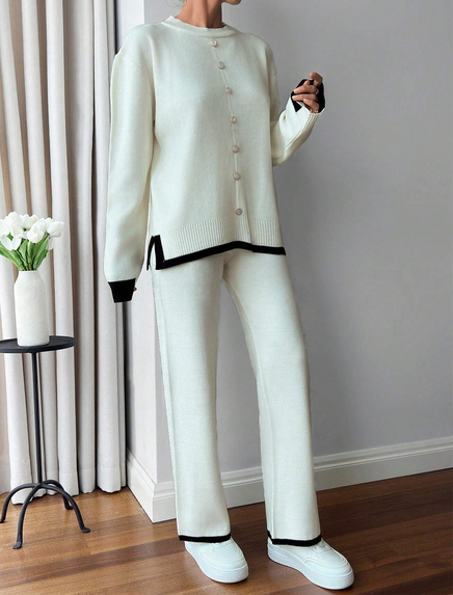 Maglione con dettaglio a bottoni e pantalone casuali