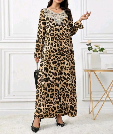 Abito modesto a maniche lunghe con scollo a V da donna in stile arabo con stampa leopardata e pizzo