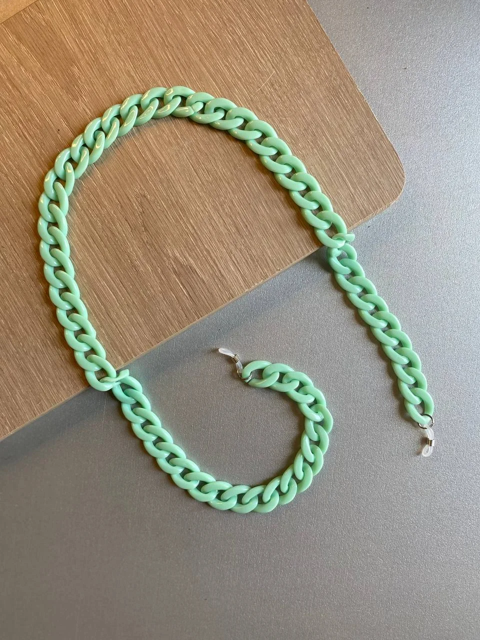 Chaîne de lunettes en acrylique moyen