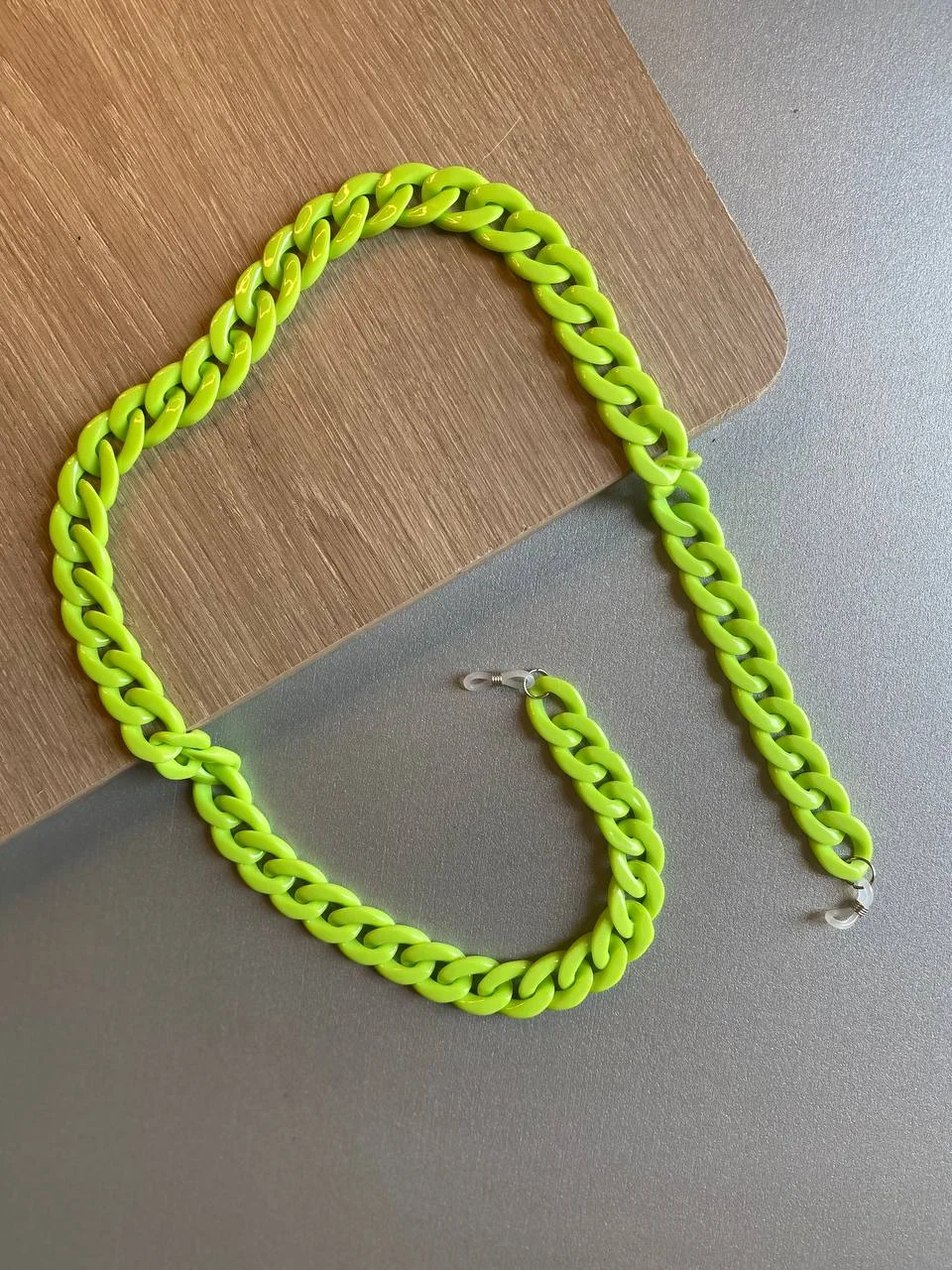 Chaîne de lunettes en acrylique moyen