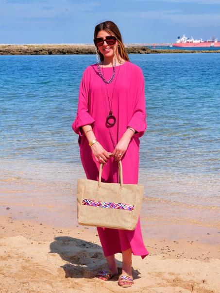 إطلالة خفيفة، راقية، ومصممة لأيام الصيف والبحر