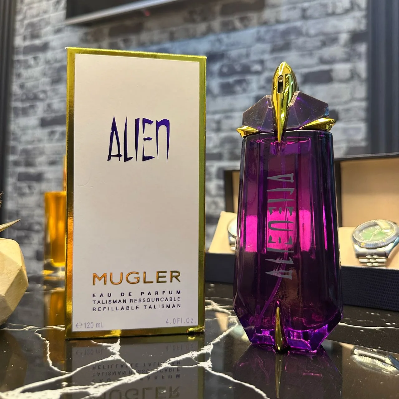 👑 "عطر أليين: رائحة الفخامة التي تستحقيها" 👑