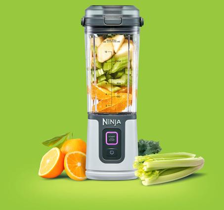 خلاط Ninja's Blast المحمول قوي بما يكفي لعمل العصائر