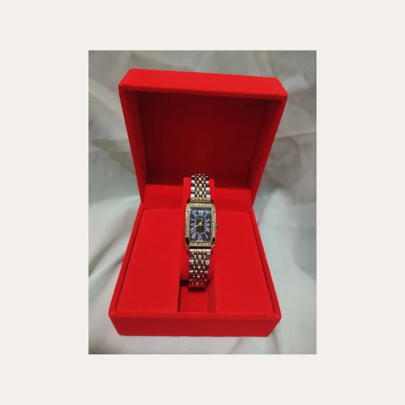 ساعة كارتييه نسائية