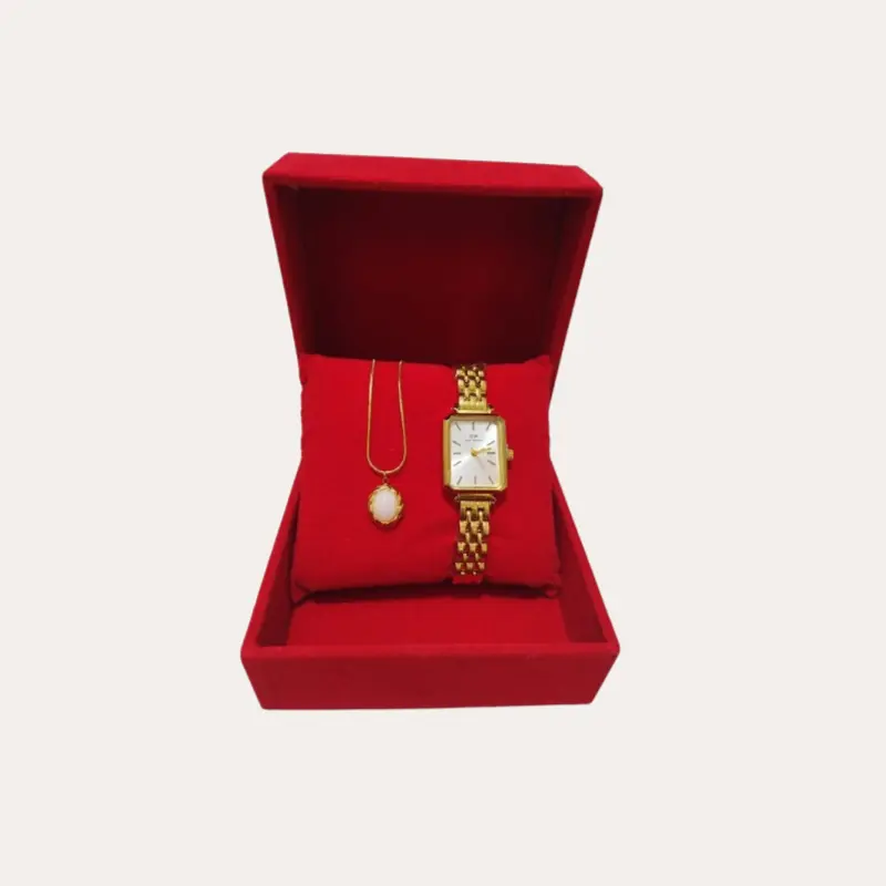 حزمة ساعة وقلادة نسائية