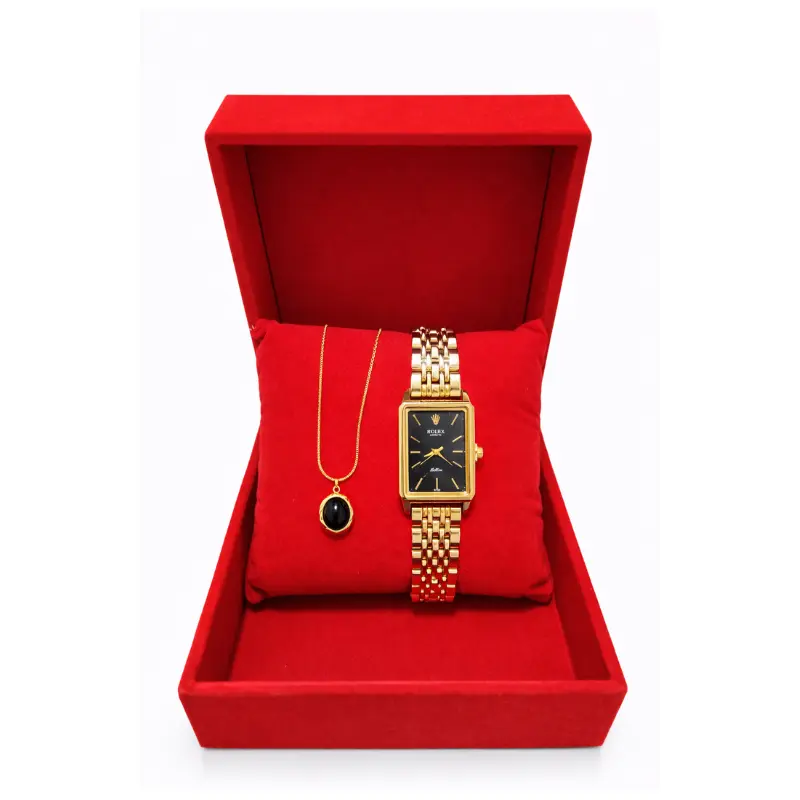 طقم ساعة وقلادة نسائية