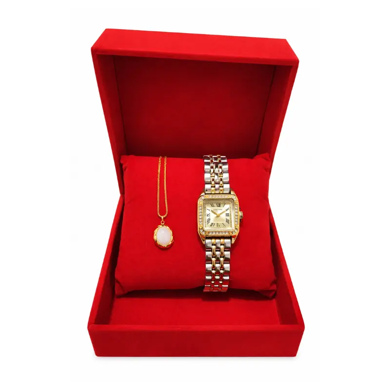 حزمة ساعة وسلسلة نسائية