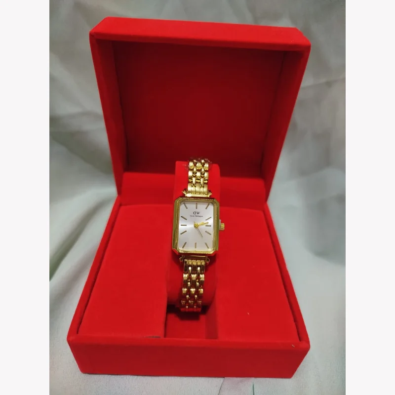 Daniel Wellington – ساعة نسائية أنيقة