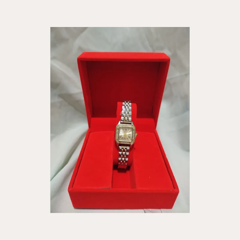 ساعة كارتييه نسائية