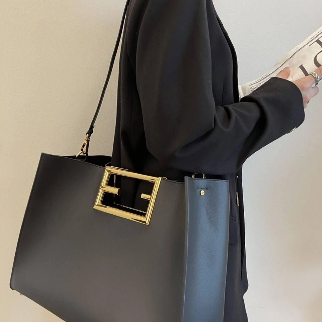 FENDI WAY MEDIUM CALFSKIN LEATHER TOTE BAG