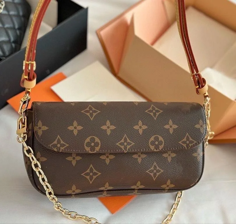 Louis Vuitton Wallet On Chain Ivy