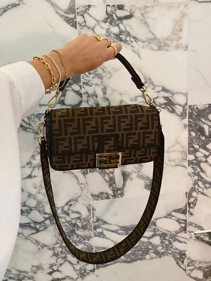 SAC FENDI BAGUETTE BAG IN FF MOTIF CANVAS MULTICOLOUR