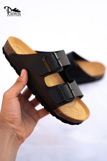 صندلة جلد اوريجنال بلون أسود، ميديكال ومريحة