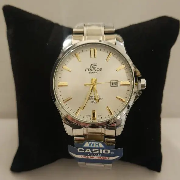 ساعة يد رجالية بتصميم رياضي أنيق وأداء عملي عالي