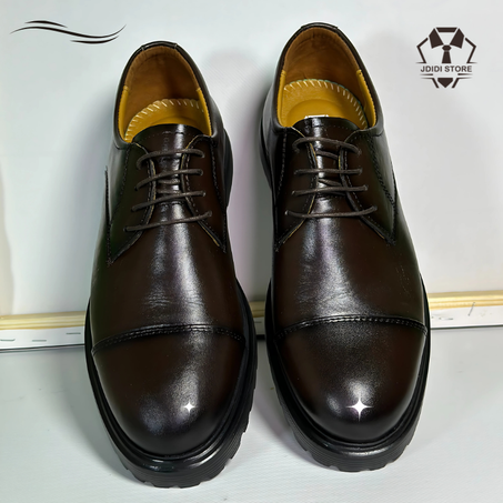 الحداء الفاخر المصنوع من الجلد الأصلي