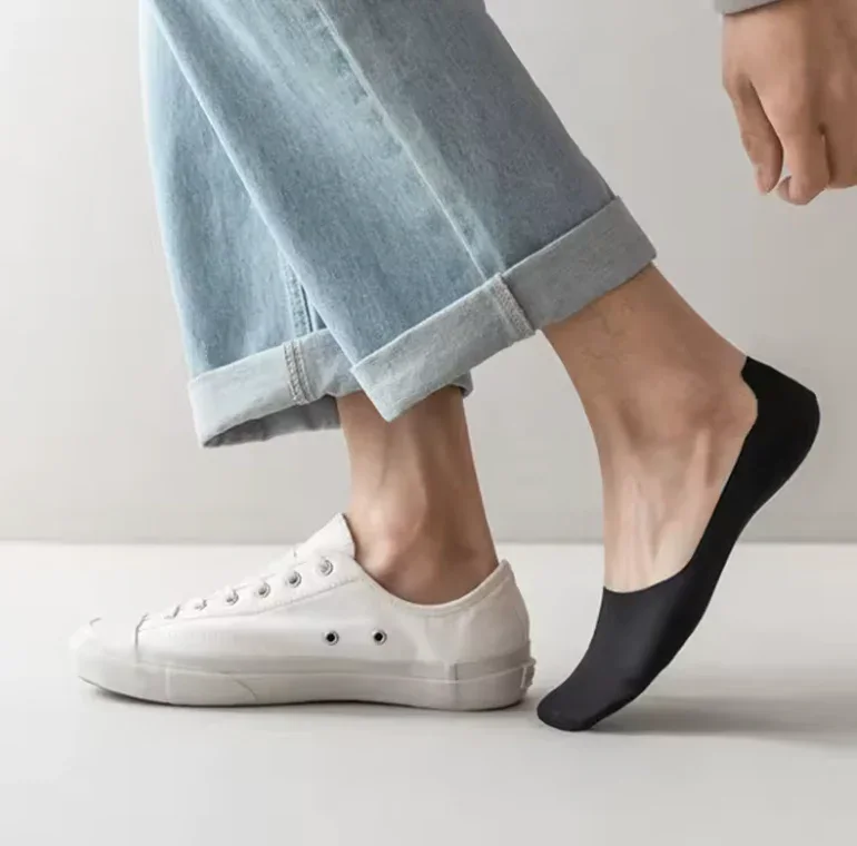 SOKA One : Les chaussettes invisibles qui tiennent en place.