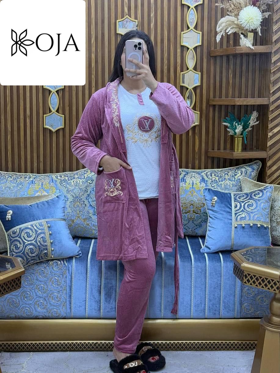 Pyjama 3 pièces élégant brodé