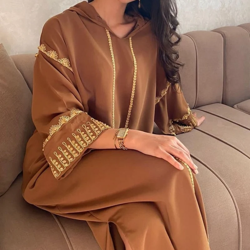 ملابس تقليديه للنساء