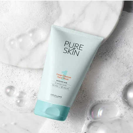 مرطب خفيف وخالي من الزيت مع إحساس   بالتبريد