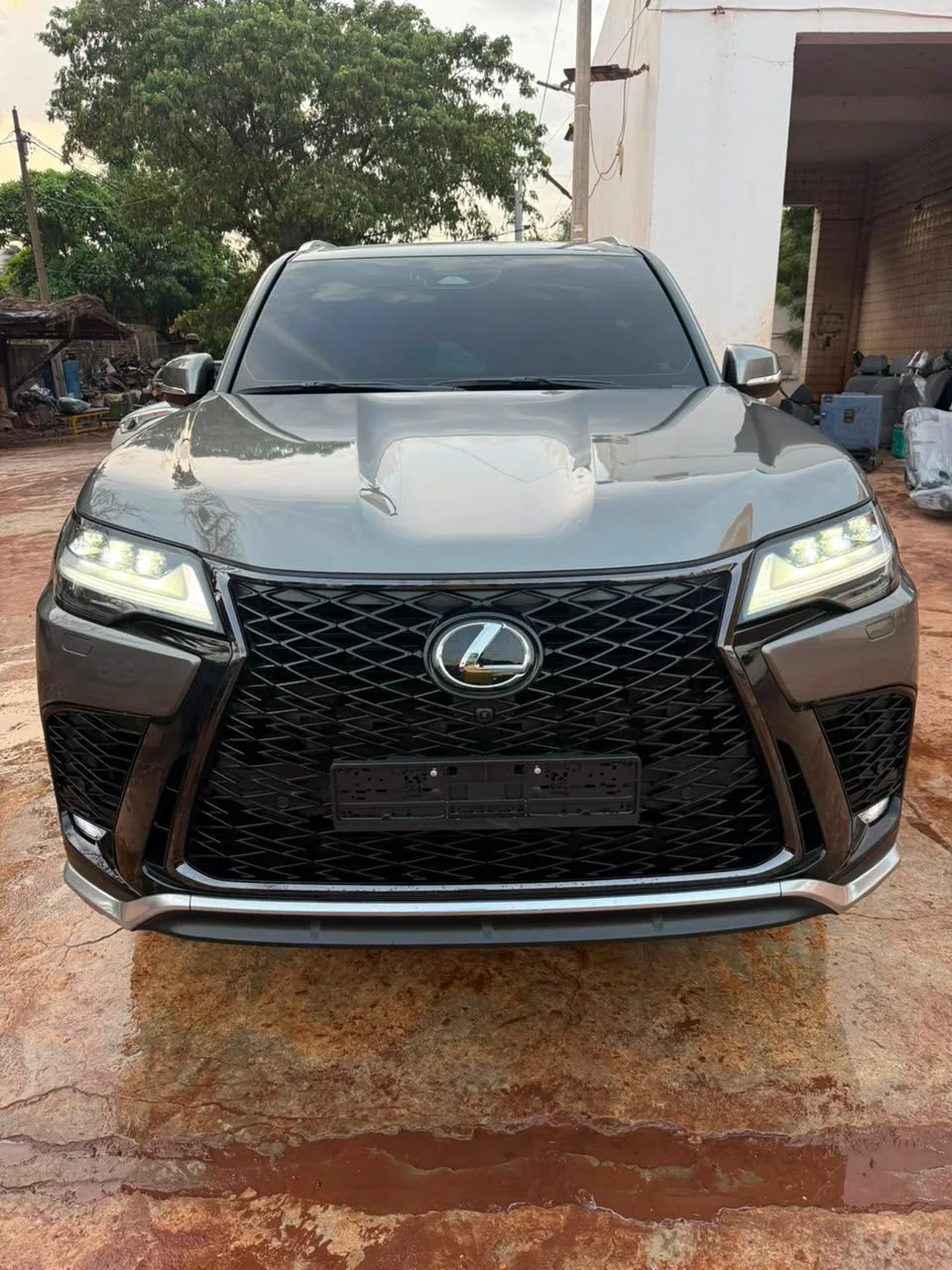 Lexus Lx 700h 2026 essence Climatisée