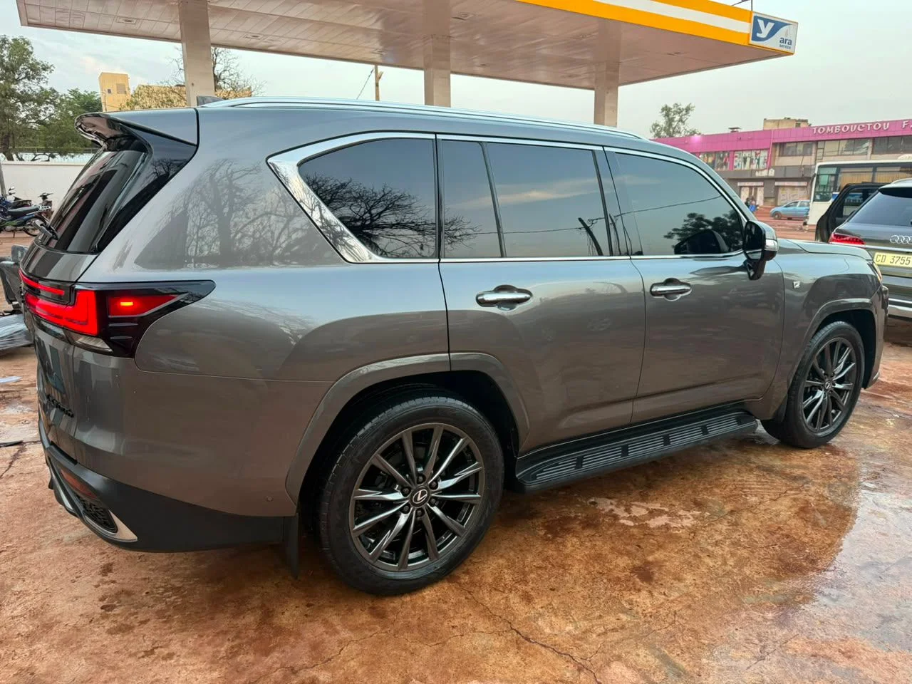 Lexus Lx 700h 2026 essence Climatisée