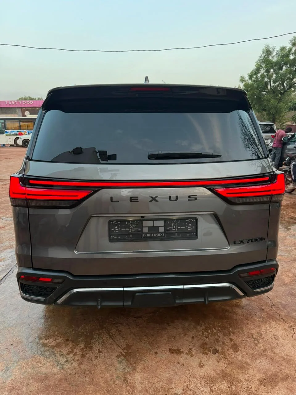 Lexus Lx 700h 2026 essence Climatisée