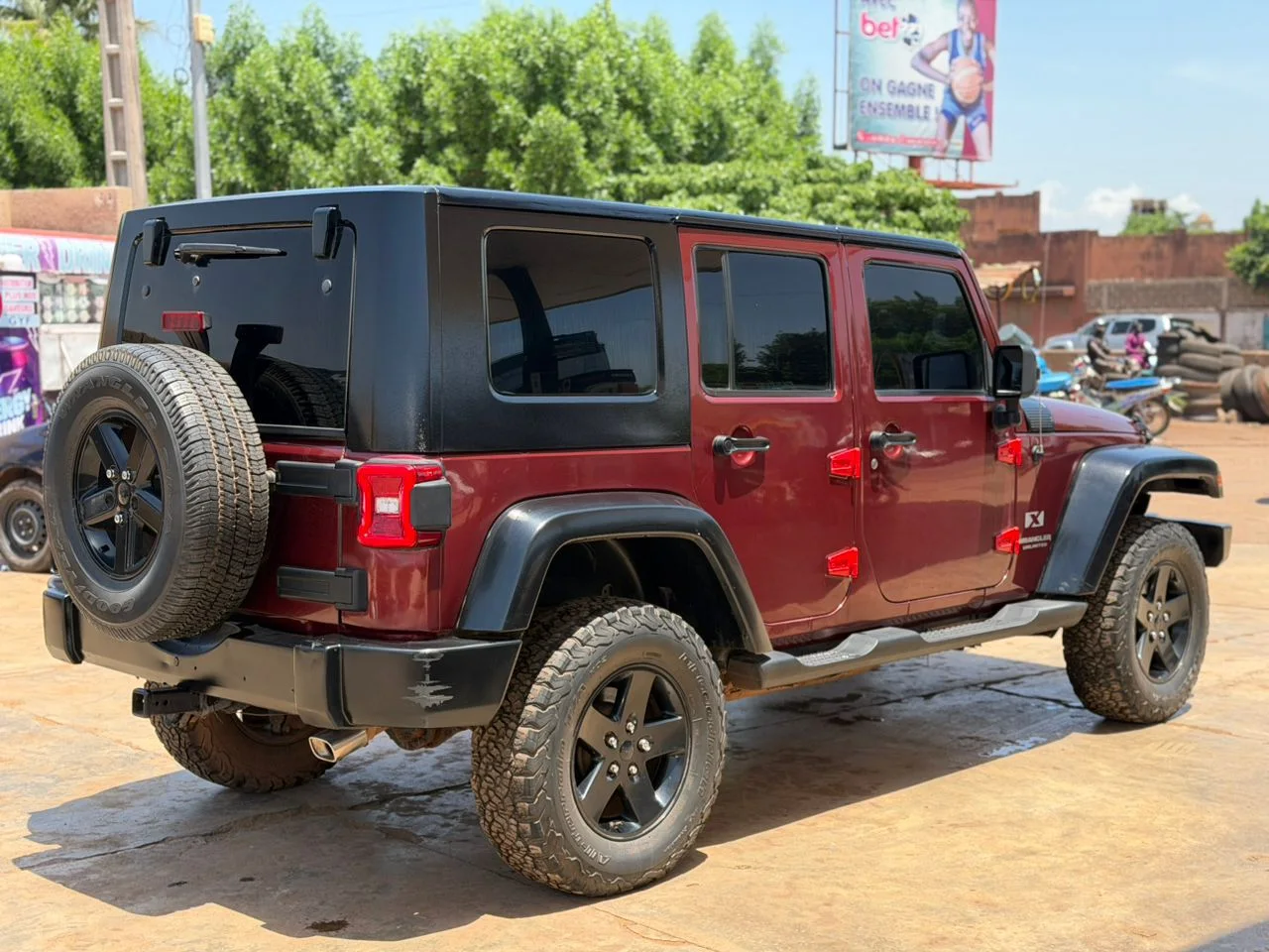 JEEP Wrangler Sahara 2014