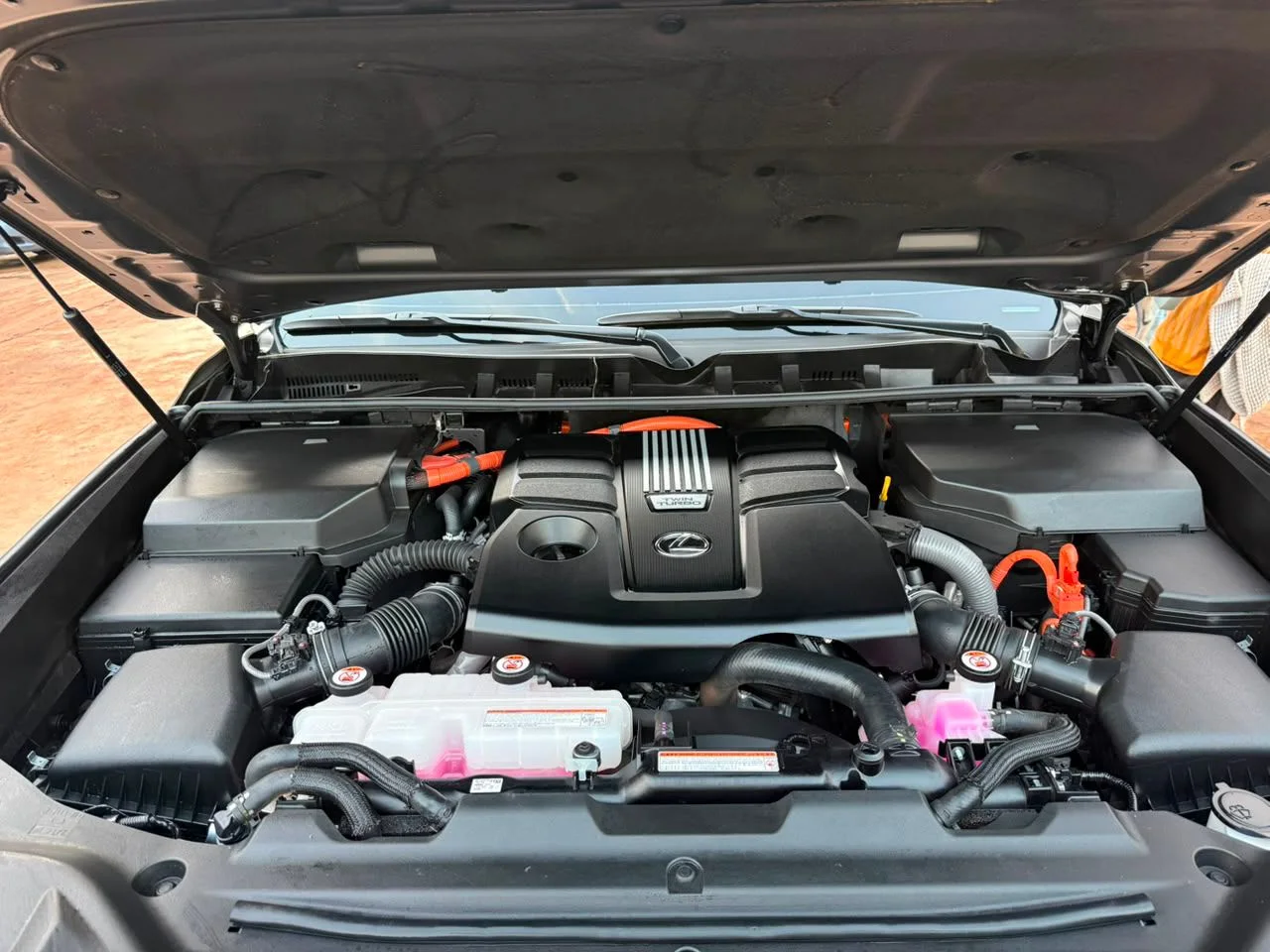 Lexus Lx 700h 2026 essence Climatisée