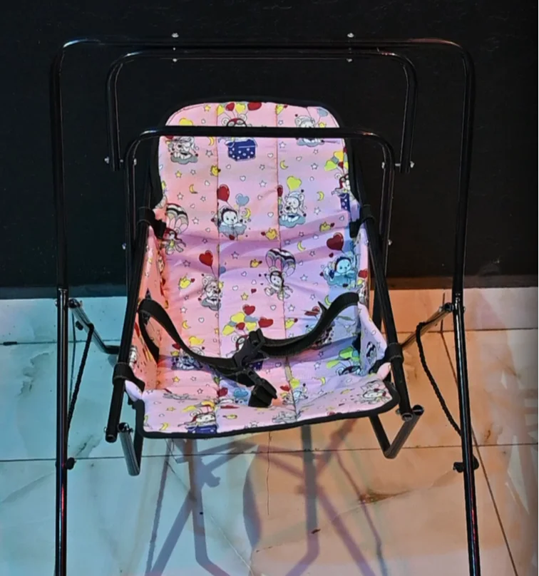 كرسي متأرجح للأطفال الصغار بمتانة عالية وخفة وزن مع حزام أمان – توصيل مجاني