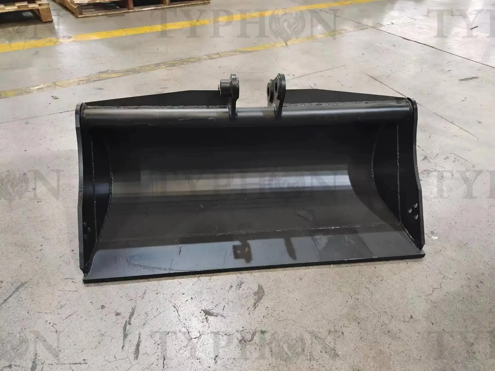 TYPHON 2.5 Ton Mini Excavator Attachment Plain Bucket 800mm 31″ Mud Bucket