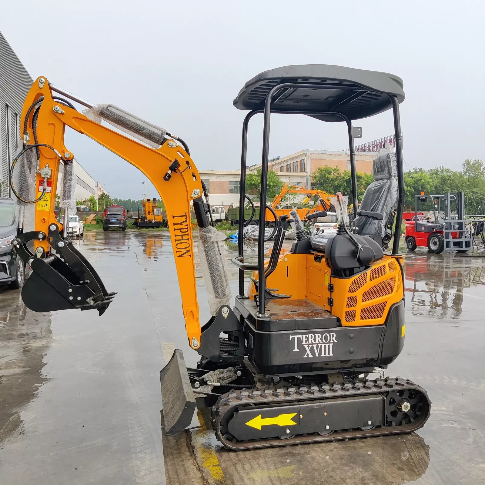 4,000 lbs Terror XVIII Mini Excavator, EPA Certified KUBOTA D902 Diesel Machine