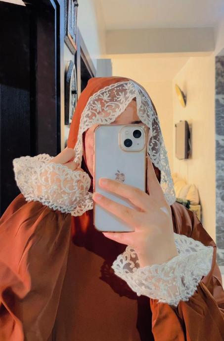 زي الصلاة الجديد المصنوع من الدانتيل مع غطاء الرأس