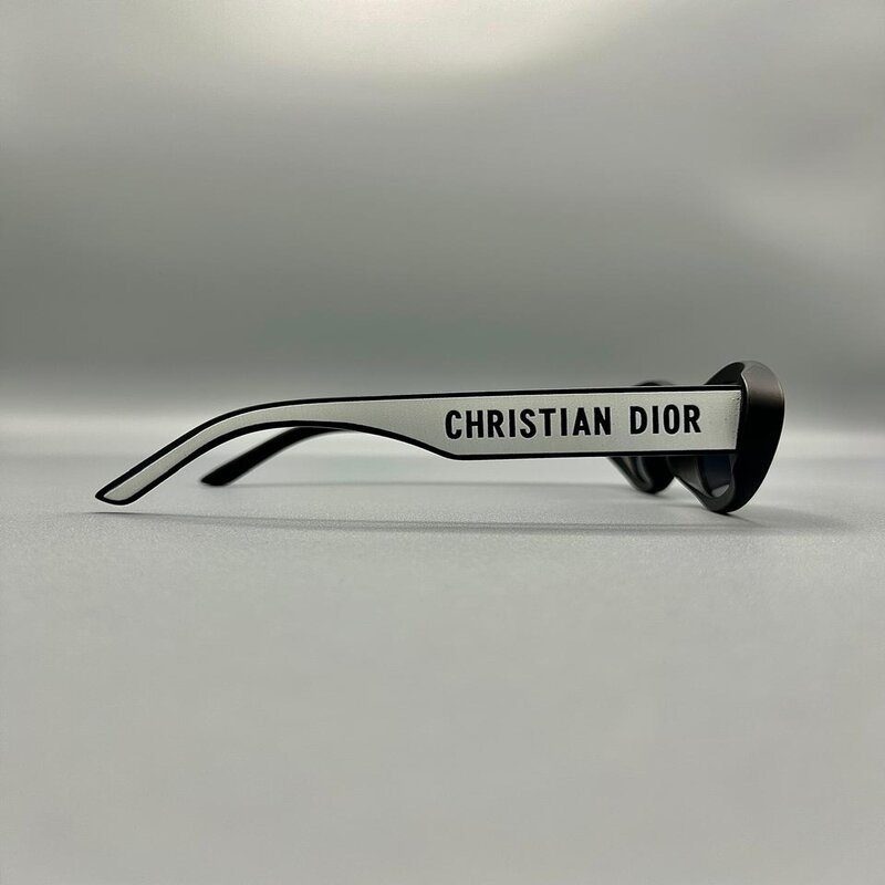 CHRISTIAN DIOR