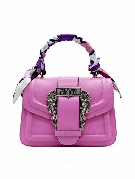 حقيبة أنيقة وعصرية بالثمن مناسب