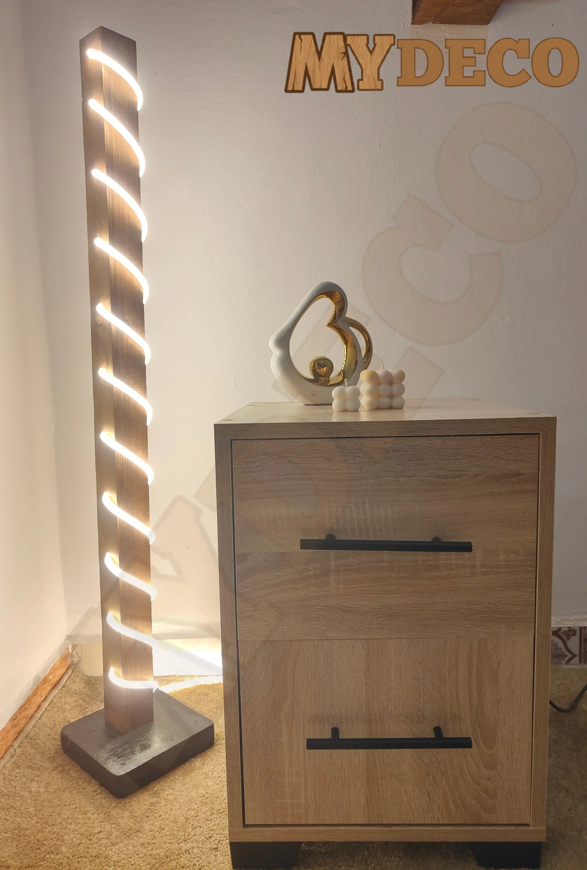 مصباح أرضي خشبي بإضاءة LED  ديكور مودرن وعصري للدار