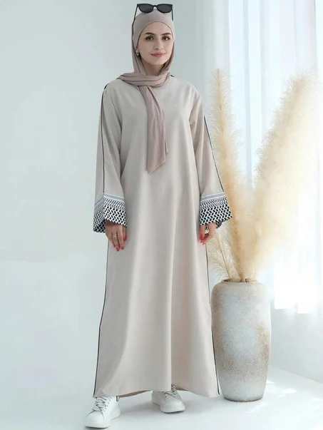 🕌 عباية فاخرة بتصميم عصري وأنيق ✨