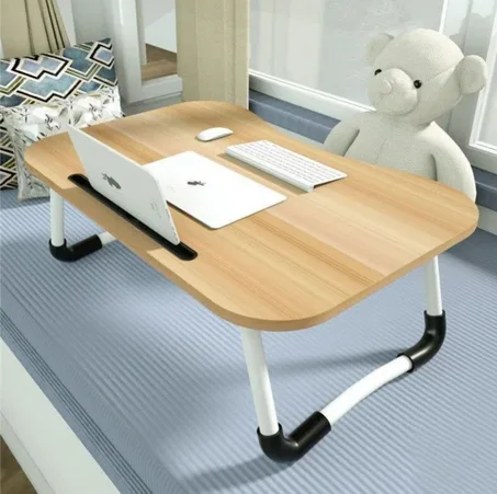 طاولة خشبية صغيرة للحاسوب