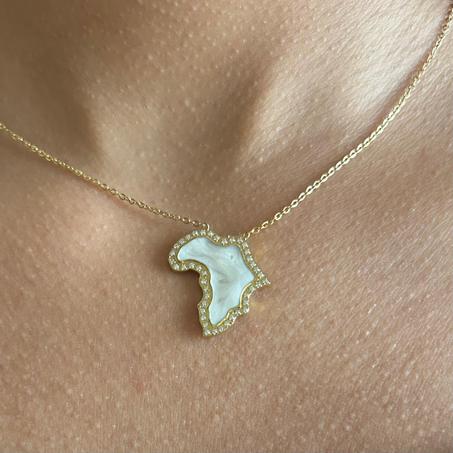 Collier white Africa