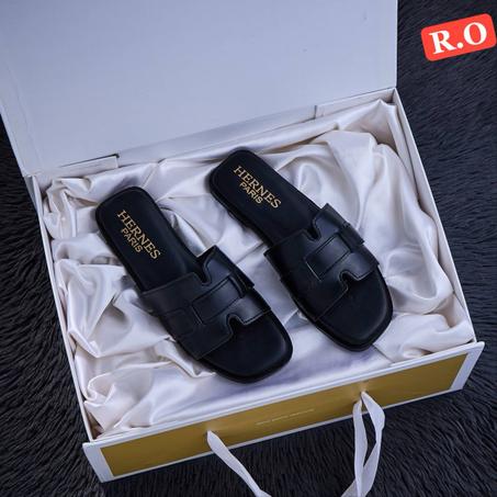 🥿 صندل HERNES 2025 – البساطة في قمة الأناقة