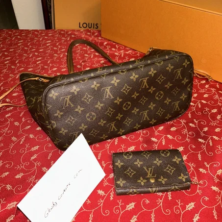 Louis Vuitton Neverfull Shoulder Bag MM And Wallet